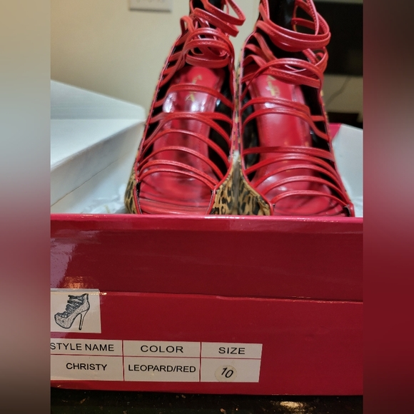 Size 10 High heeled Leopard Print and Red - Picture 2 of 4